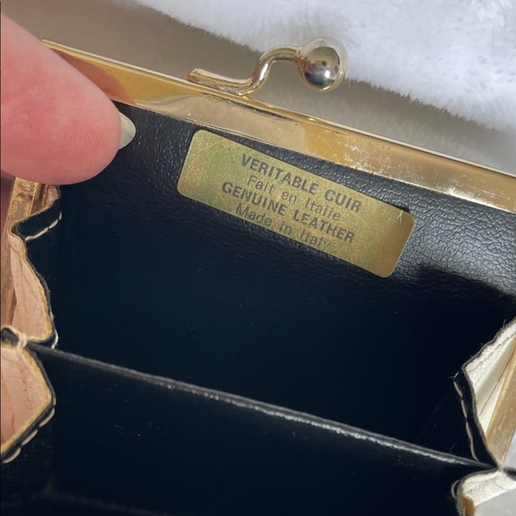 Vintage Leather Coin Purse - Picture 3 of 10